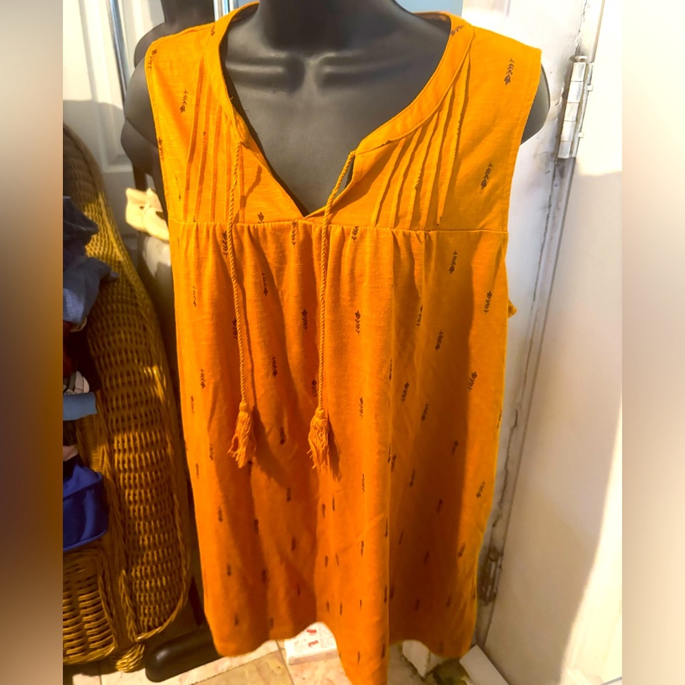 Cute mustard top